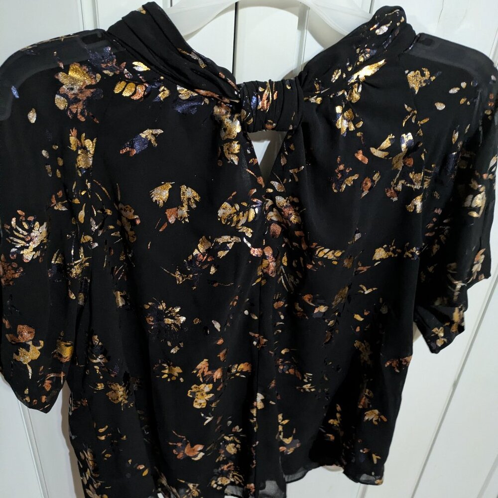 ~NWOT Beautiful blouse